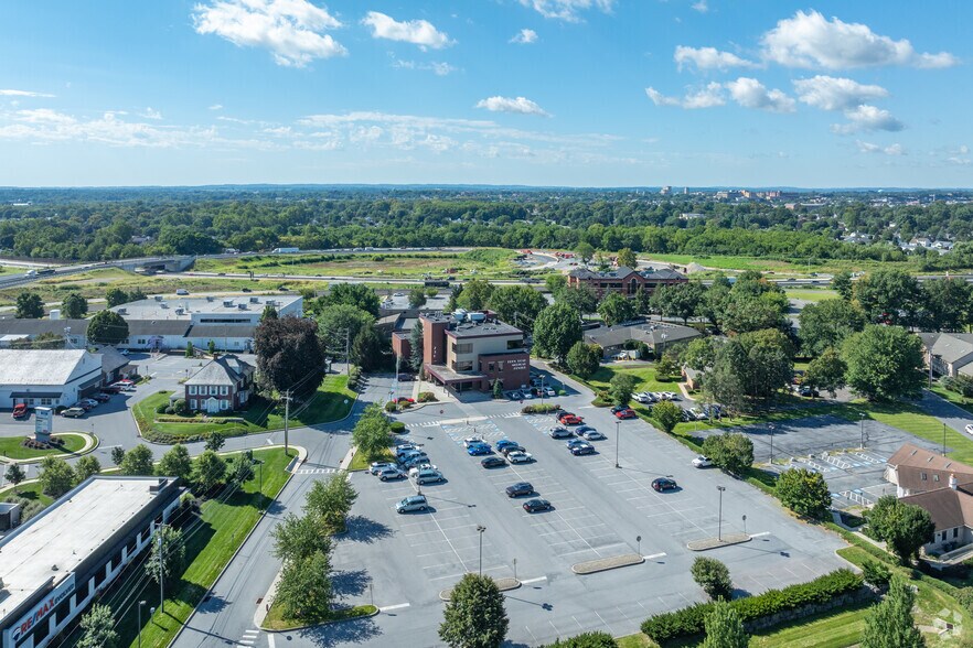 More Photos Of 730 Eden Rd, Lancaster Medical For Lease