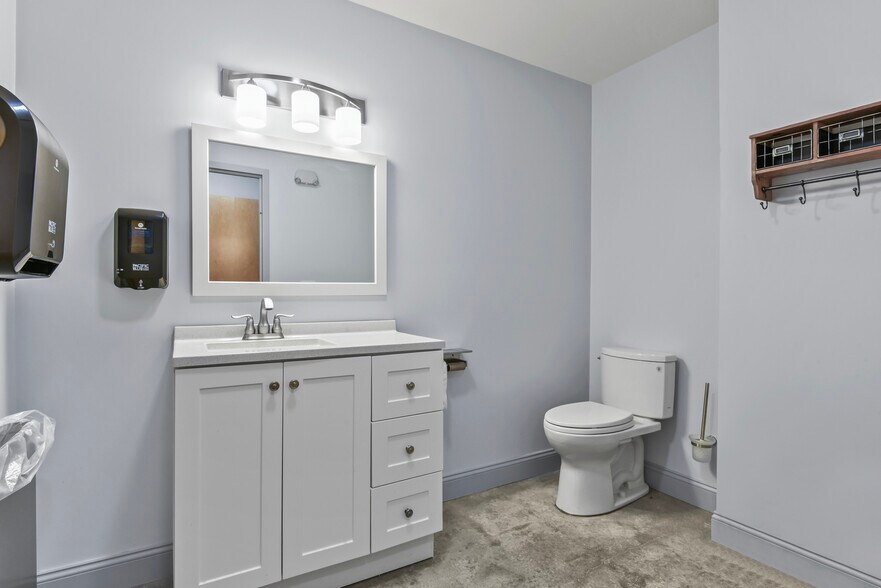 More Photos Of 88 Danielson Pike, Foster Manufacturing For Lease