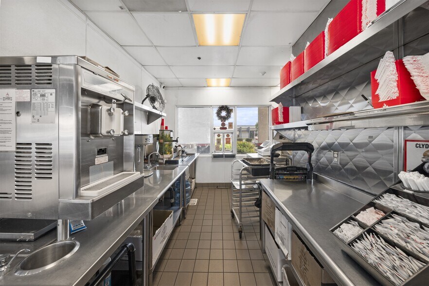 More Photos Of 8790 Central Ave, Montclair Fast Food For Sale