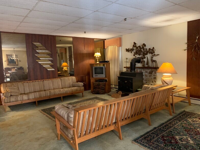 More Photos Of 47 N Main St, Honeoye Falls Flex For Sale