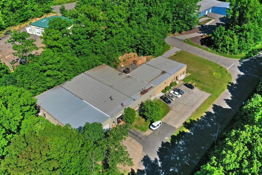 More Photos Of 15 Container Dr, Terryville Manufacturing For Sale