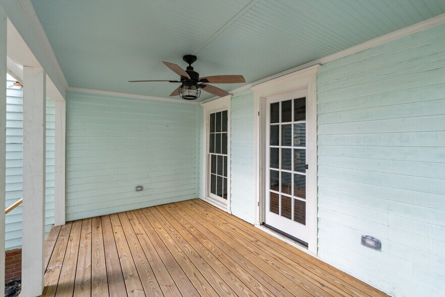 More Photos Of 202 W Main St, Sanford Office Residential For Sale