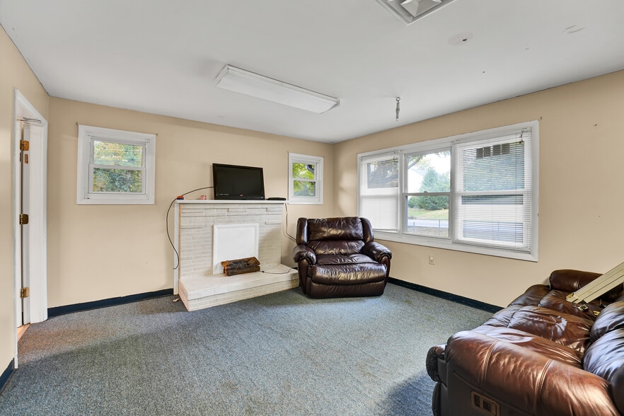 More Photos Of 7828 S Northshore Dr, Knoxville Schools For Sale
