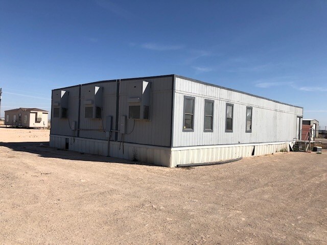 More Photos Of 463 Blackbird Dr, Pecos Industrial For Lease
