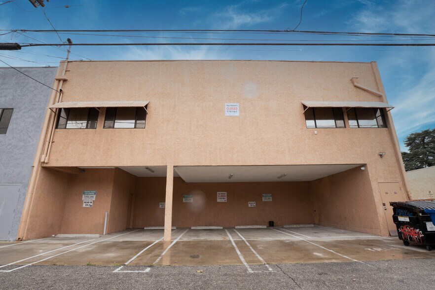 More Photos Of 5435 Cahuenga Blvd, North Hollywood Office For Sale