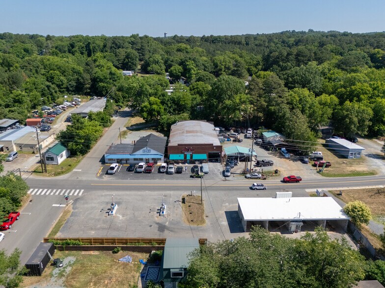 More Photos Of 127 Thompson St, Pittsboro Auto Repair For Lease