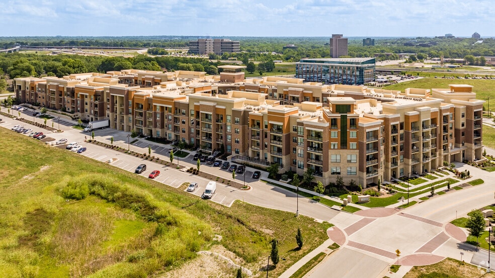 More Photos Of 10401 College Blvd, Overland Park Apartments For Lease