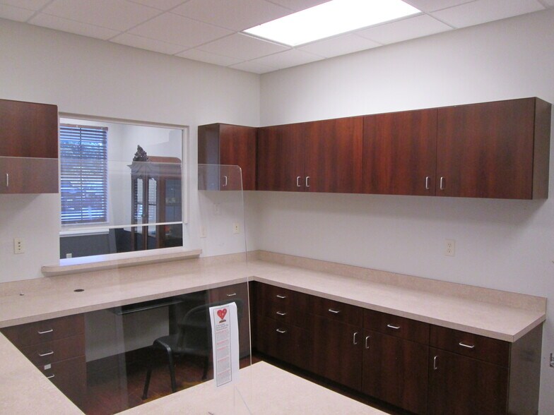 More Photos Of 33049 Professional Dr, Leesburg Office For Lease