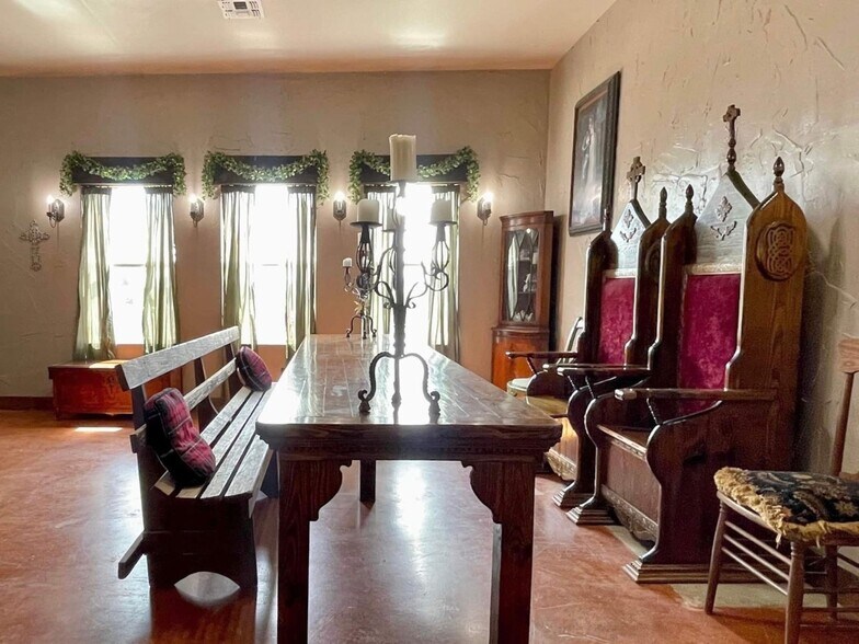 More Photos Of 175 Herber, New Braunfels Specialty For Sale