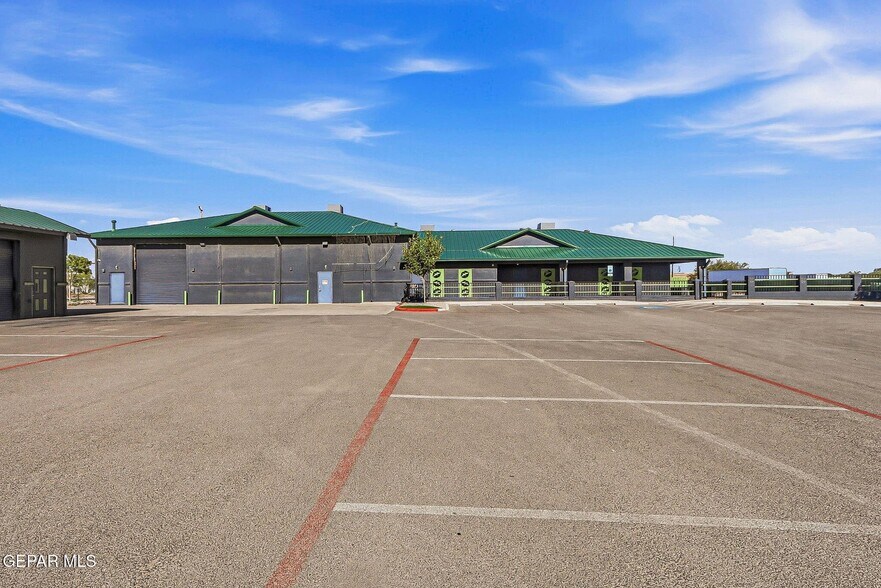 More Photos Of , Sunland Park Flex For Sale