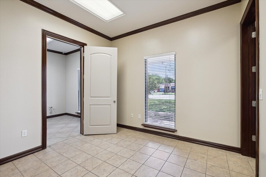 More Photos Of 3403 N Beach St, Fort Worth Medical For Lease