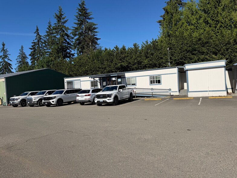 Primary Photo Of 3304 Old Hartford Rd, Lake Stevens Flex For Lease