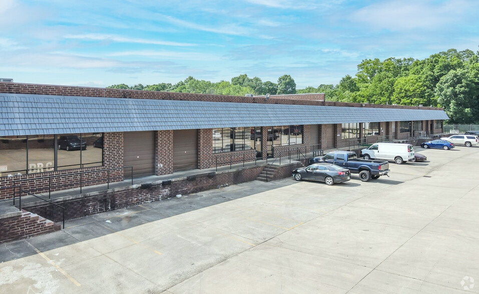 Primary Photo Of 635 Atando Ave, Charlotte Light Distribution For Lease