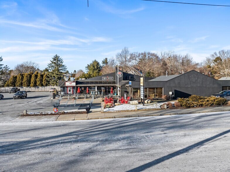 More Photos Of 33 County Rd, Mattapoisett Freestanding For Sale