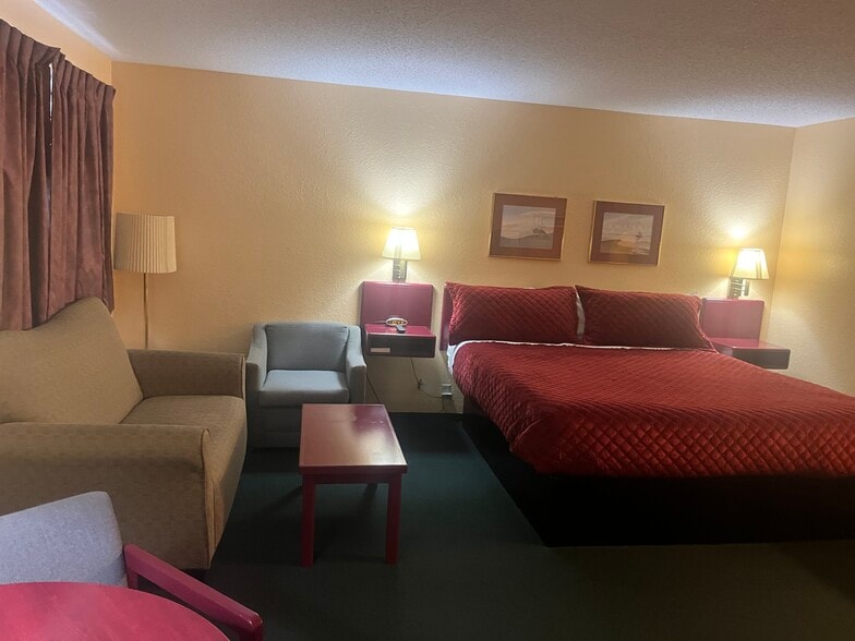 More Photos Of 1700 2nd Ave NW, Stewartville Hotel For Sale