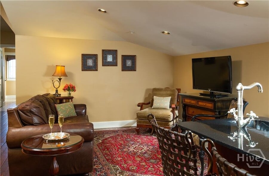 More Photos Of 109 W Liberty St, Savannah Hospitality For Sale
