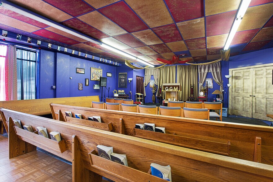 More Photos Of 4801 N Welcome Ave, Minneapolis Freestanding For Sale