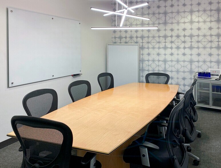 More Photos Of 6860 Dallas Pkwy, Plano Coworking Space
