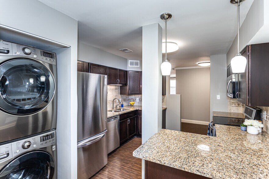 More Photos Of 4339 Roanoke Pkwy, Kansas City Apartments For Sale