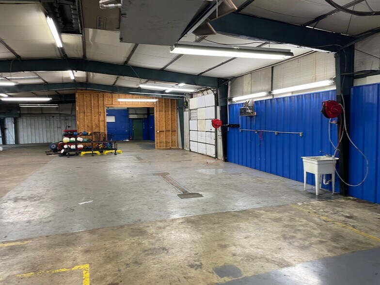 More Photos Of 403 Highway 183, Piedmont Light Manufacturing For Lease