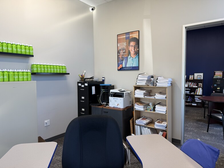 More Photos Of 1532 Standiford, Modesto Office For Lease