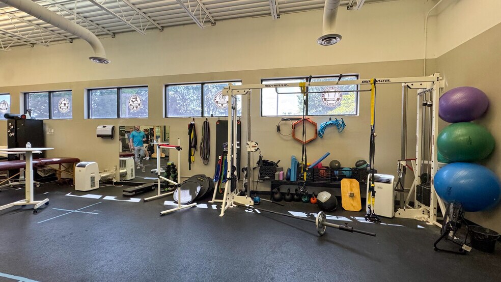 More Photos Of 5133 Darrow Rd, Hudson Health Club For Sale