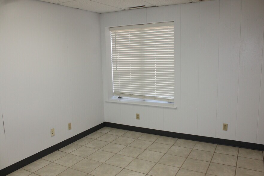 More Photos Of 320 W Lincoln Hwy, Cortland Industrial For Sale