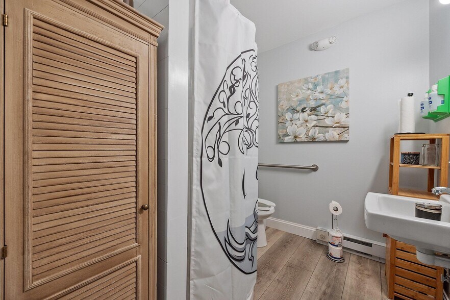 More Photos Of 45A Hanson, Rochester Apartments For Sale