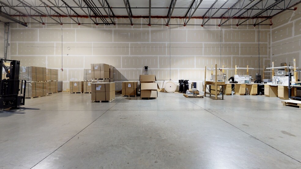 More Photos Of 150 Kendall Point Dr, Oswego Manufacturing For Lease