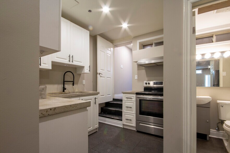 More Photos Of 138 James St N, Hamilton Storefront Retail Residential For Lease