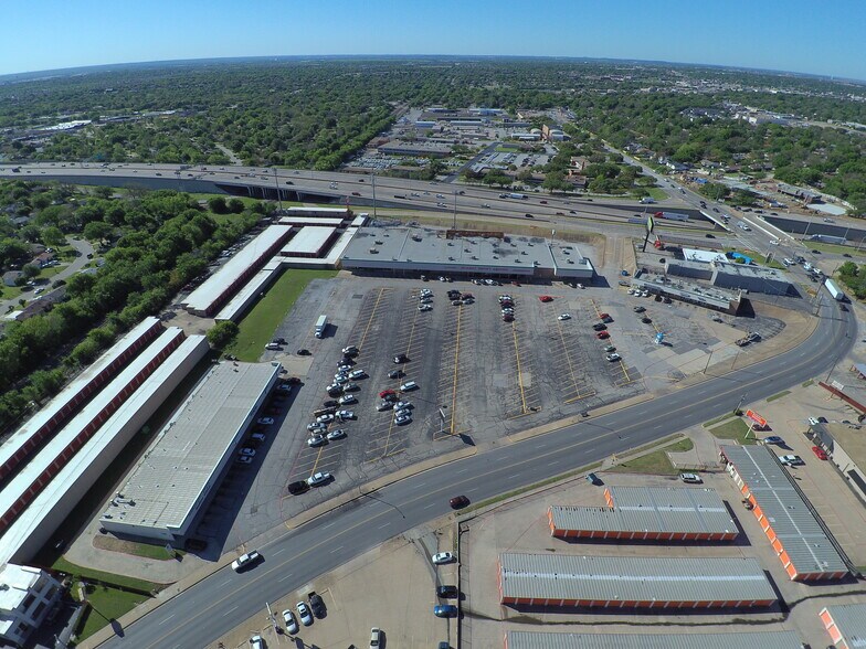More Photos Of 5203 McCart Ave, Fort Worth Storefront For Lease