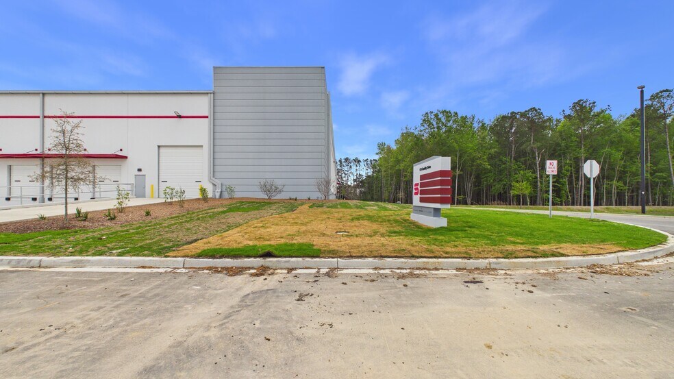 More Photos Of 179 Quality Dr, Summerville Unknown For Lease