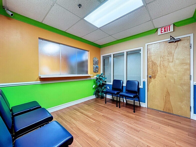 More Photos Of 11373 Cortez Blvd, Brooksville Medical For Sale