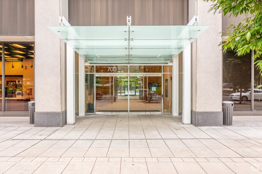 More Photos Of 700 NE Multnomah St, Portland Office For Lease