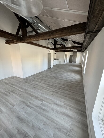 More Photos Of 25 W Winter St, Delaware Office For Lease