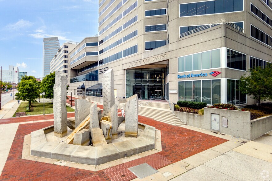 More Photos Of 100 S Charles St, Baltimore Office For Sale