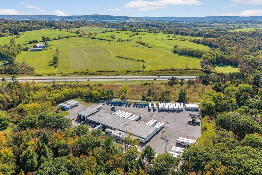 More Photos Of 42 Verbraska Ave, Amsterdam Distribution For Sale