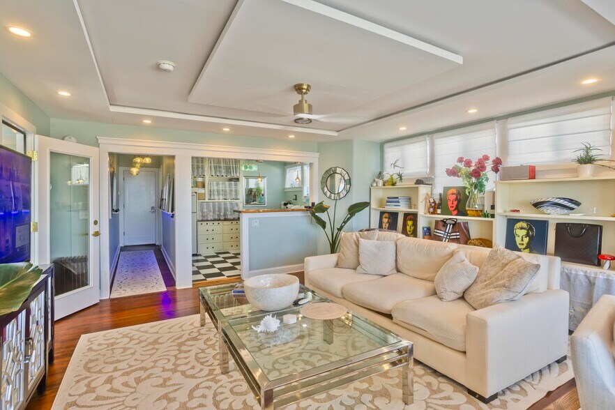 More Photos Of 265 Commercial St, Provincetown Flex For Sale