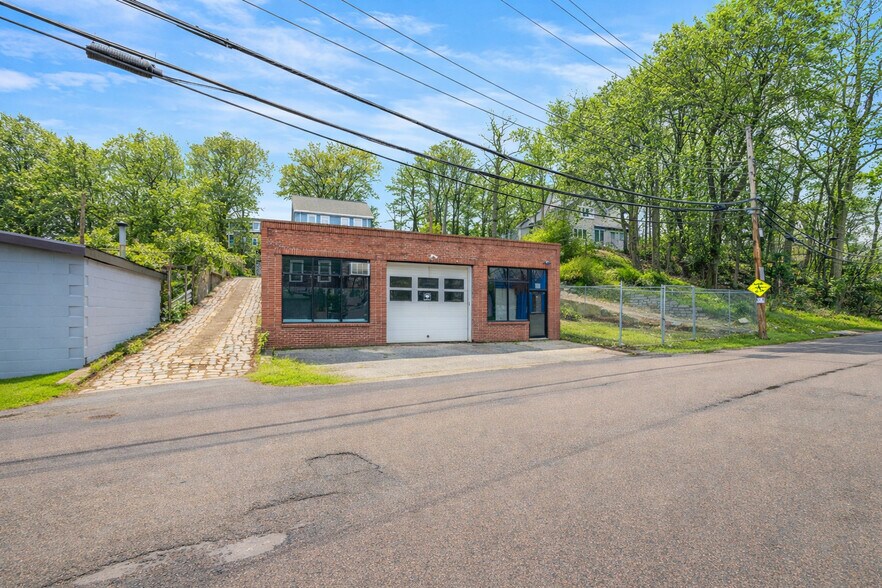 More Photos Of 85 Walnut St, Boston Warehouse For Lease