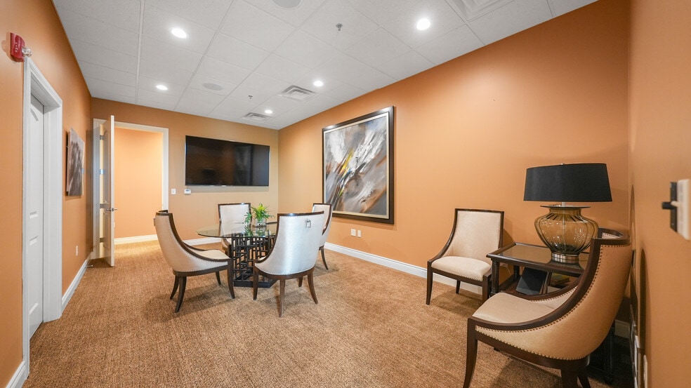 More Photos Of 2265 Bagnell Dam Blvd, Lake Ozark Office For Sale