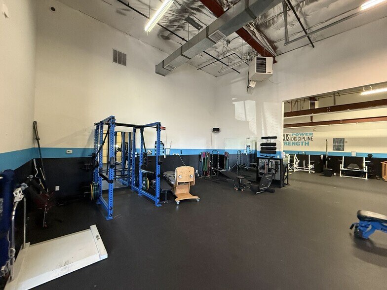 More Photos Of 802-886 E 78th Ave, Denver Warehouse For Sale