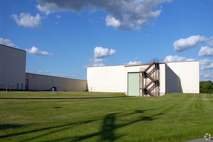 More Photos Of 1200 County Road 523, Flemington Manufacturing For Lease