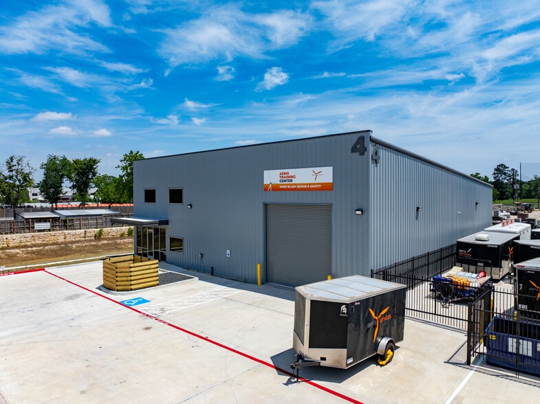 More Photos Of 6702 Theall Rd, Houston Industrial For Sale