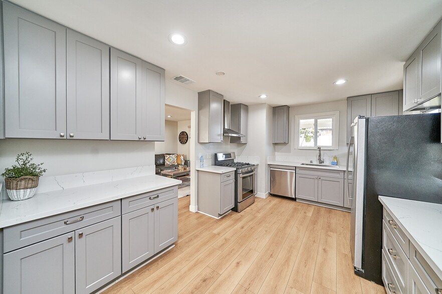 More Photos Of 618 Juniper Ave, Fullerton Assisted Living For Sale