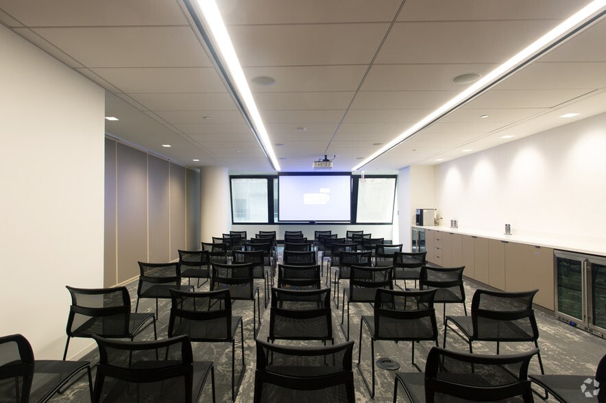 More Photos Of 55 W Monroe St, Chicago Office For Lease