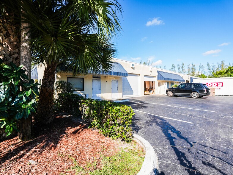 More Photos Of 15935 Assembly Loop, Jupiter Warehouse For Sale