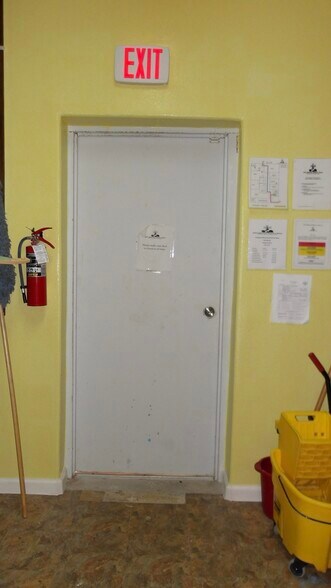 More Photos Of 505 Texas 100, Port Isabel General Retail For Sale