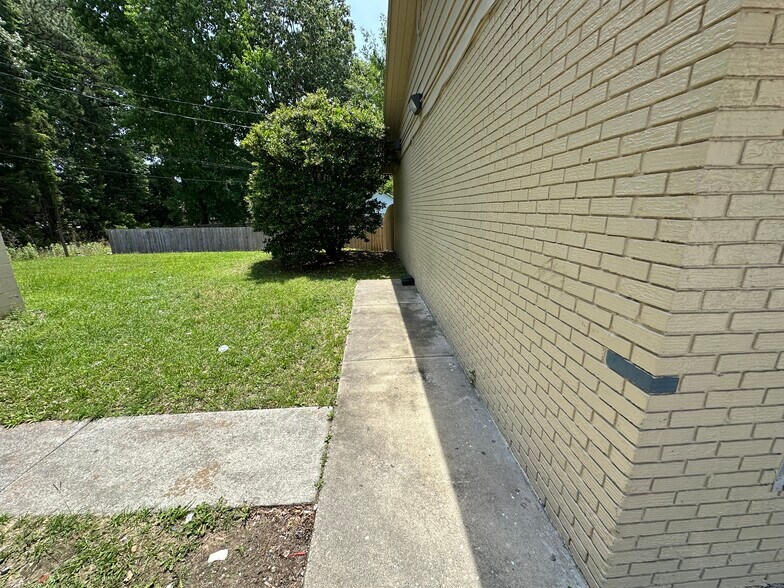 More Photos Of 4137 Ladson Rd, Ladson Convenience Store For Lease