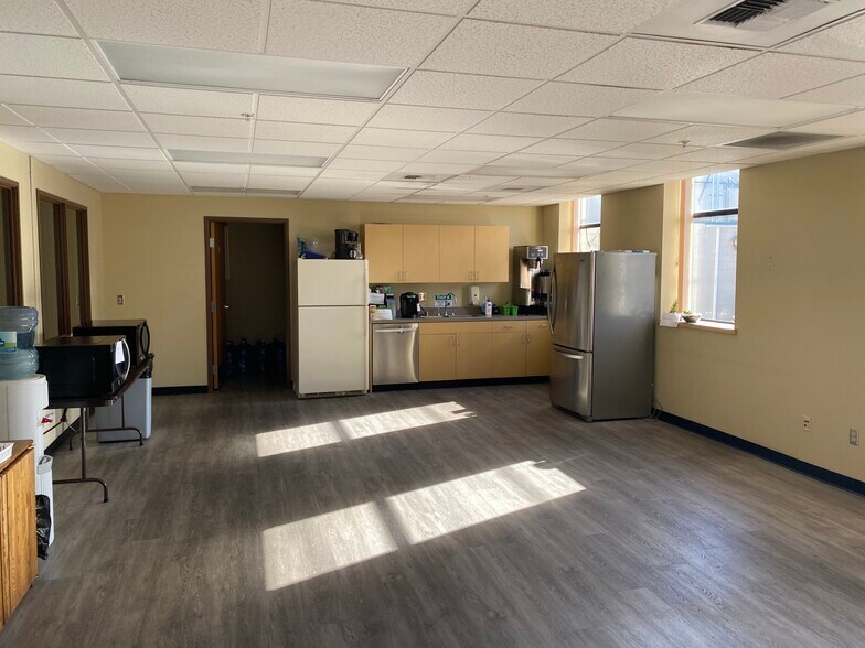 More Photos Of 102 E Poplar St, Walla Walla Flex For Sale