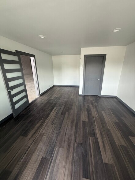 More Photos Of 4235 FM 78, McQueeney Flex For Lease